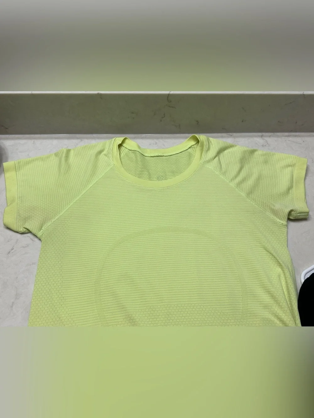 lululemon athletica Neon Lime/Lemon Short Sleeve Performance Tee, Large